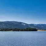 Modern Lakehouse With Sauna, Near Golf And Alpine 別荘 ヴラダル