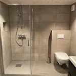 בית נופש Modern Lakehouse With Sauna, Near Golf And Alpine