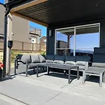 בית נופש Modern Lakehouse With Sauna, Near Golf And Alpine