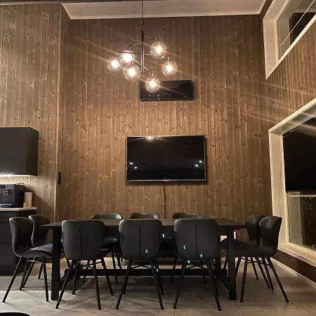 Modern Lakehouse With Jacuzzi & Sauna, Near Golf And Alpine Feriehus *