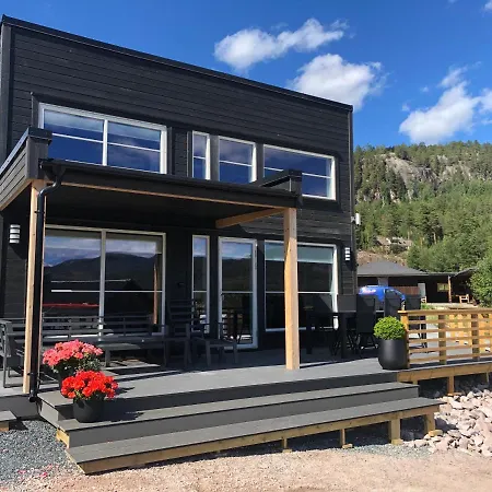 Modern Lakehouse With Jacuzzi & Sauna, Near Golf And Alpine Feriehus *