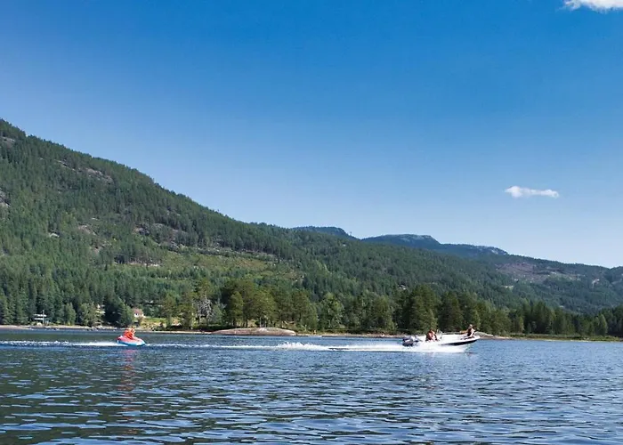 Modern Lakehouse With Jacuzzi & Sauna, Near Golf And Alpine 펜션 브라달