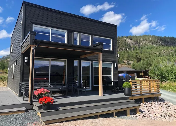 Modern Lakehouse With Jacuzzi & Sauna, Near Golf And Alpine בית נופש *