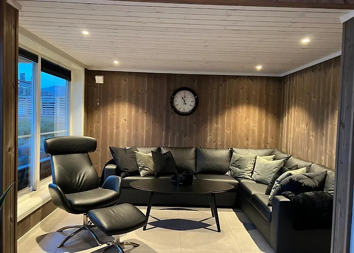 Modern Lakehouse With Jacuzzi & Sauna, Near Golf And Alpine