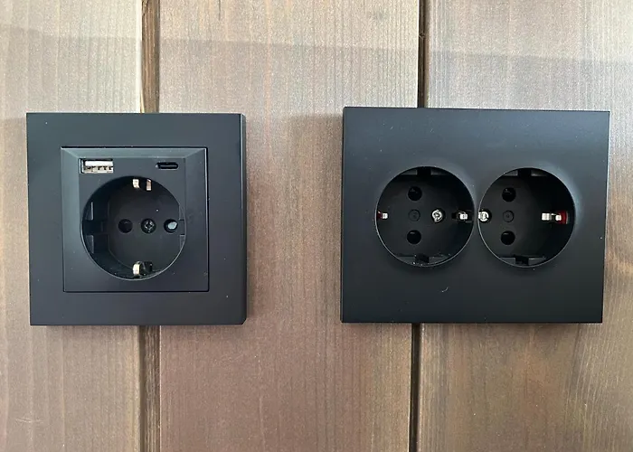 Modern Lakehouse With Jacuzzi & Sauna, Near Golf And Alpine בית נופש וראדל