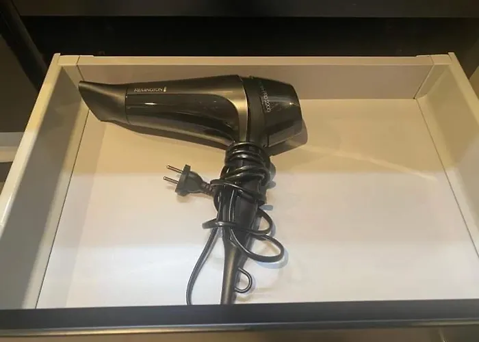 Modern Lakehouse With Jacuzzi & Sauna, Near Golf And Alpine 펜션 브라달