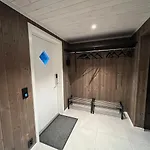 Modern Lakehouse With Sauna, Near Golf And Alpine 펜션 *