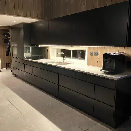 Modern Lakehouse With Jacuzzi & Sauna, Near Golf And Alpine Vradal