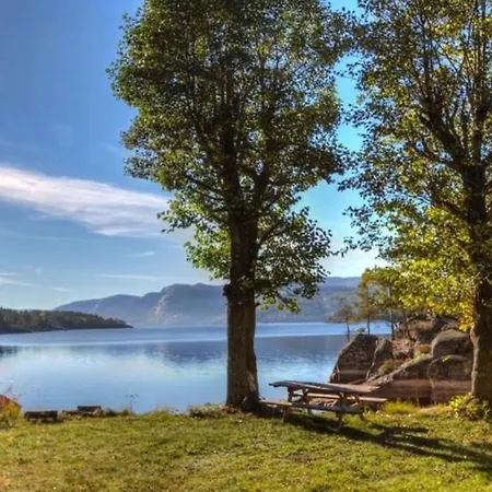 Naer Vannet, Jacuzzi Og Sauna