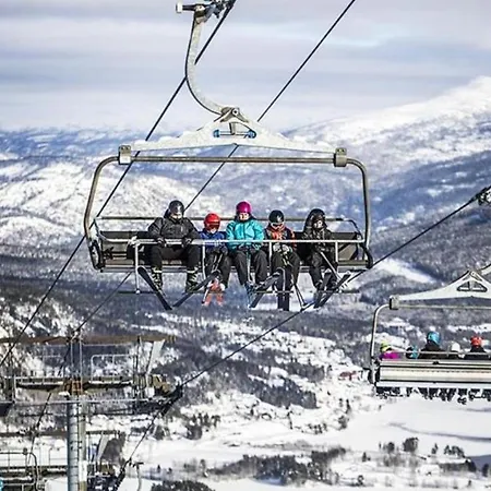 Modern Lakehouse With Jacuzzi & Sauna, Near Golf And Alpine