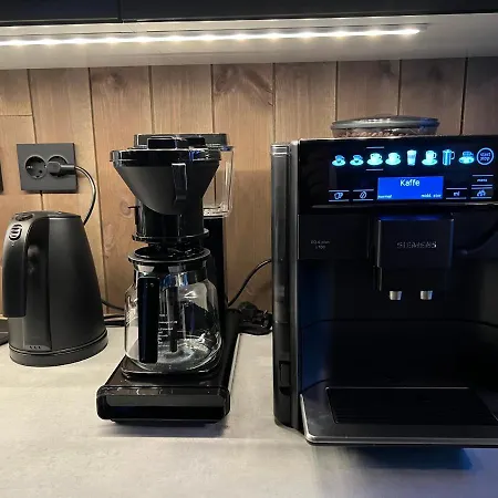 Modern Lakehouse With Jacuzzi & Sauna, Near Golf And Alpine Сasa de vacaciones *