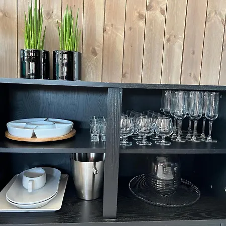 Modern Lakehouse With Jacuzzi & Sauna, Near Golf And Alpine