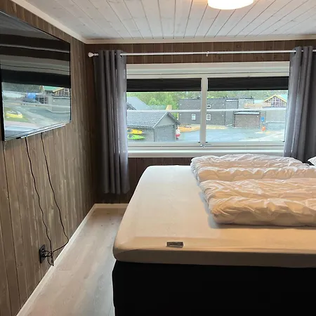 Naer Vannet, Jacuzzi Og Sauna Holiday home