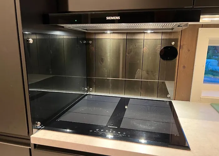 Modern Lakehouse With Jacuzzi & Sauna, Near Golf And Alpine 弗罗达尔