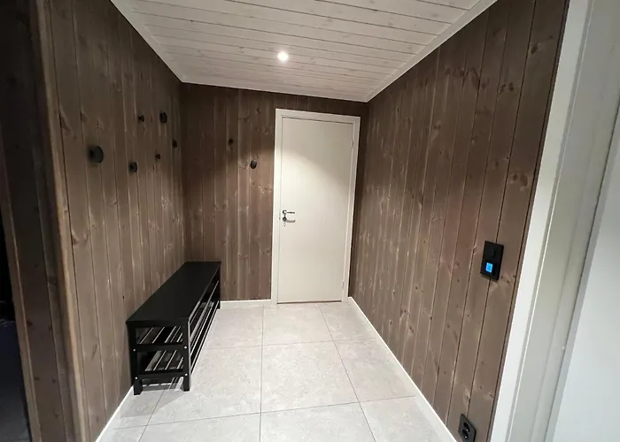 Holiday home Modern Lakehouse With Jacuzzi & Sauna, Near Golf And Alpine Vradal